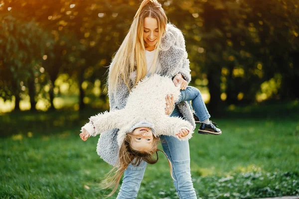 Young mother with toddler — Stock Photo, Image