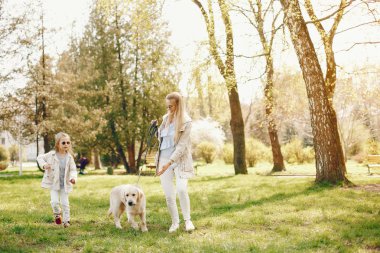 sevimli kızı ile zarif anne