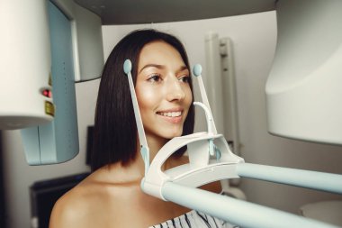 Bir diş hekimi güzel kız