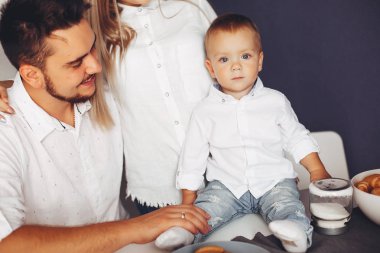 aile içinde bir mutfak