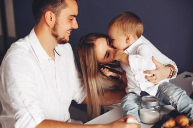 aile içinde bir mutfak