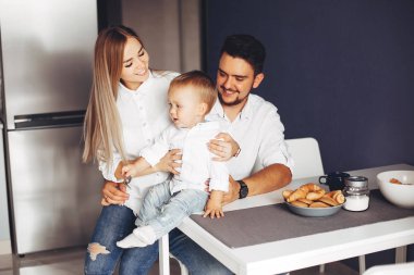 aile içinde bir mutfak