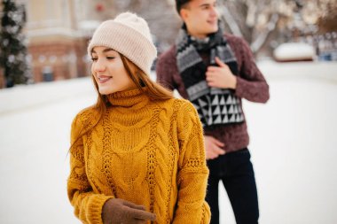 Şirin çift bir kış City