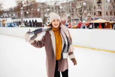 Sevimli ve güzel kız kış City