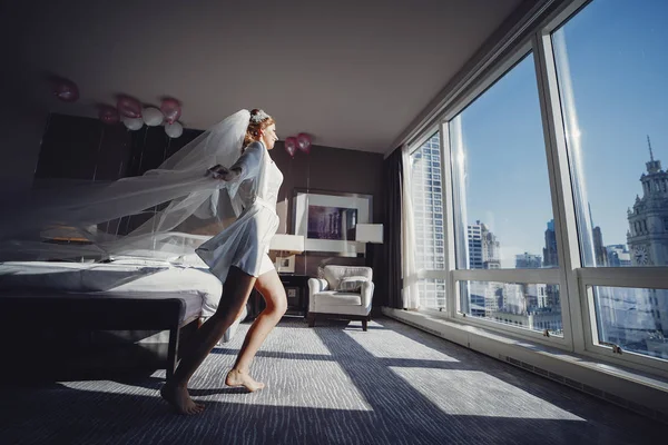 Elegante sposa del mattino — Foto Stock