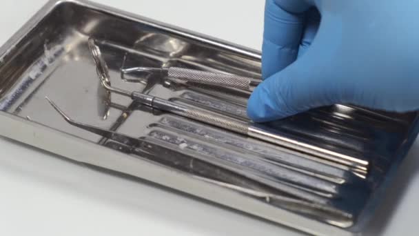 歯科医で使用されている歯科用具 — ストック動画