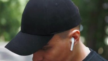 bir egzersiz öncesi germe adam uygun