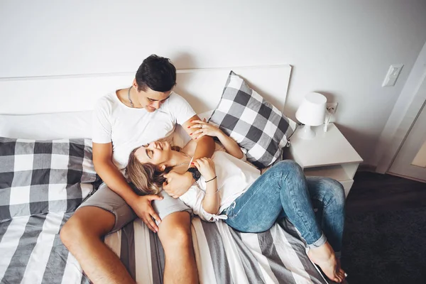 Beautiful couple at home — Stock Photo, Image