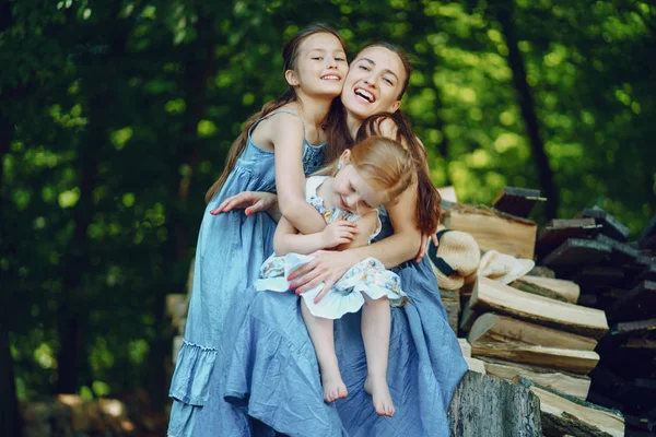 Matka s dcerami — Stock fotografie
