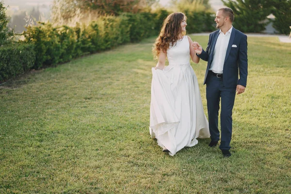 Grooms in nature — Stock Photo, Image