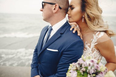 Zarif bir düğün çifti