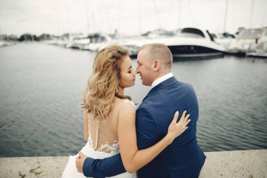 Zarif bir düğün çifti