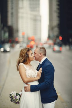 Zarif bir düğün çifti