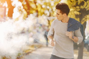 Şehirdeki şık adam