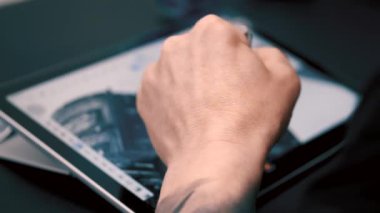 yeni tattoovin stüdyo için görüntü izleme dövme sanatçısı