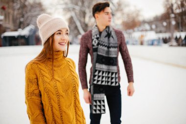 Şirin çift bir kış City