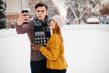 Şirin çift bir kış City