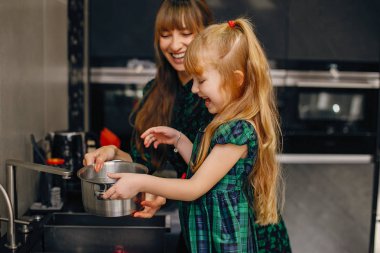 aile içinde bir mutfak