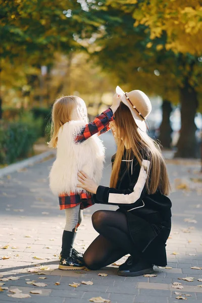 Madre con figlia — Foto Stock