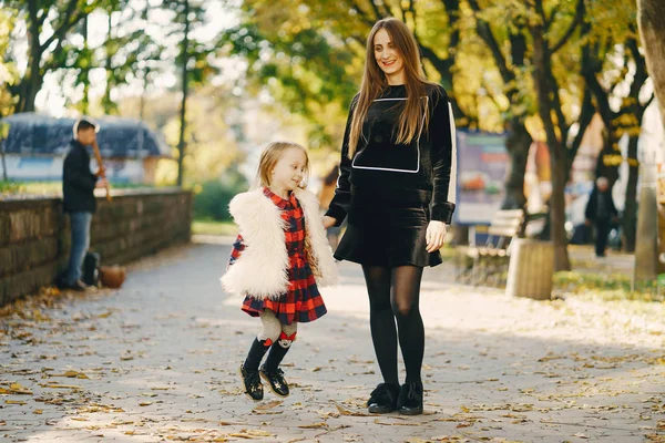 Mãe com filha — Fotografia de Stock