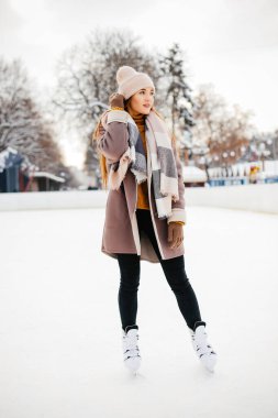 Sevimli ve güzel kız kış City