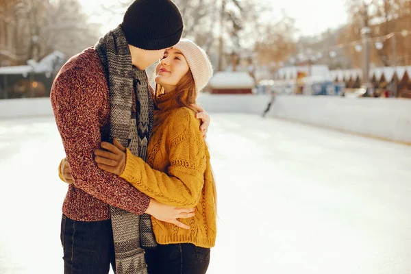 Cute couple in a ice arena — Stock Photo, Image