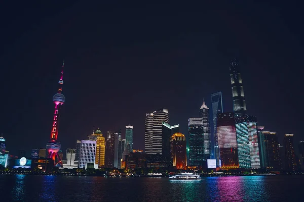 Hermoso horizonte de Shanghai por la noche —  Fotos de Stock