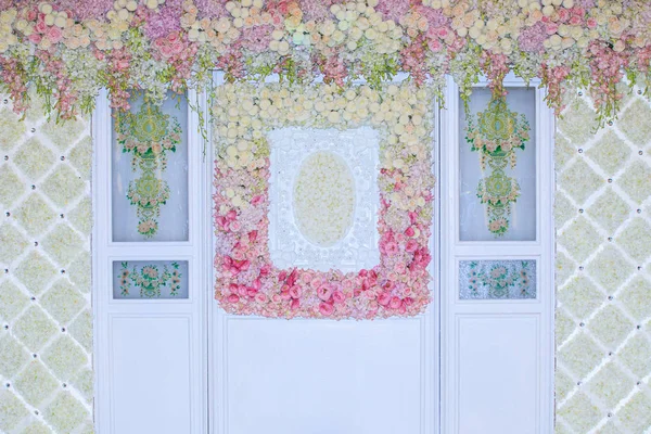 Krásné květiny zázemí pro svatební scénu a dekorace — Stock fotografie