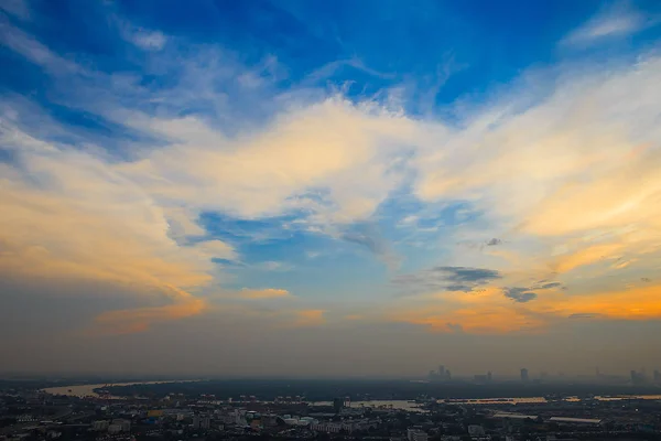 Vista de ángulo alto, puesta de sol en Bangkok, Tailandia — Foto de Stock