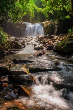 Maunfun Şelalesi, 3. kat, Phu Soi Dao Ulusal Parkı, Tayland