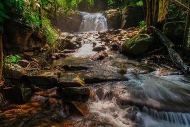 Maunfun Şelalesi, 3. kat, Phu Soi Dao Ulusal Parkı, Tayland