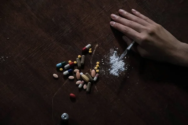 Les Femmes Asiatiques Sont Toxicomanes Pour Injecter Héroïne Dans Leurs — Photo