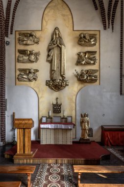 Kutsal heykellerin yenilenmesi, dini temalı heykellerin eski görünümünü ve teknik durumunu yenileme sürecidir.