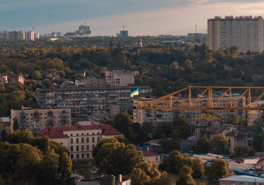 Gündüz Kiev, çatıdan şehir manzarası
