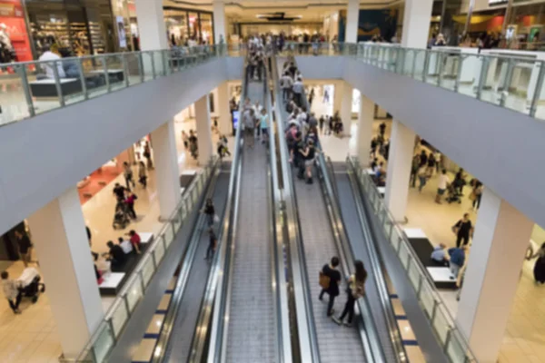 Die Menschen Gehen Einkaufszentrum Einkaufen Die Räume Mit Den Verschiedenen — Stockfoto