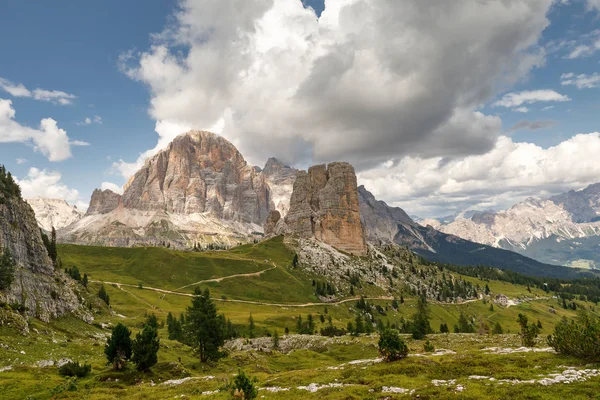 Paisaje Alpino Localidad Cinque Torri Dolomitas Italianas Primer Plano Más — Foto de Stock