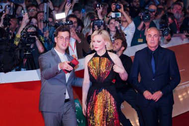 Roma İtalya. 19 Ekim 2018. Cate Blanchett 13 Roma Film Festivali Auditorium Parco Della Musica de kırmızı halı üzerinde taraftarları selamlıyor. Roma Film Festivali 2018. 