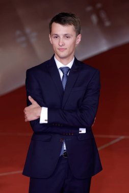 Roma, İtalya. 19 Ekim, 2018. Ostap Vakulyu Auditorium Parco Della Musica 13 Roma Film Festivalinde sırasında eleme kırmızı halı 'Eter (Eter)' önde yürüyor.