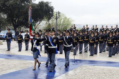 16. Italyan polisi yıldönümü. Kamu töreni