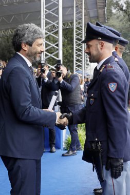 16. Italyan polisi yıldönümü. Kamu töreni