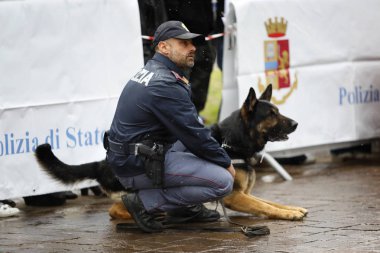 İtalyan Polisi, wi 167 yıldönümü için Kutlamalar