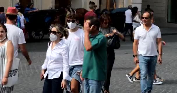 Roma Italia Septiembre 2020 Paseos Familiares Por Concurrida Piazza Spagna — Vídeos de Stock