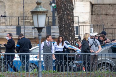 Roma, İtalya - 13 Ekim 2020: Tom Cruise ve Hayley Atwell Via dei Fori Imperiali, Roma 'da 