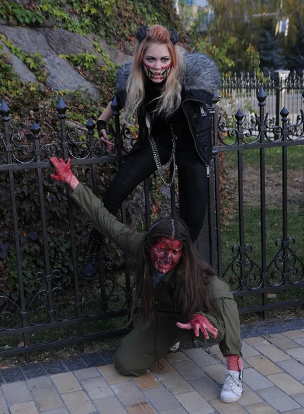 Lidé Nosí Zombie Kostýmy Make Část Halloween Zombie Walk 2018 — Stock fotografie