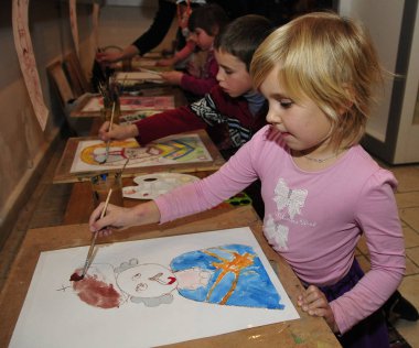 Perşembe, 4 Aralık 2014 tarihinde çocuk Noel Festivali 