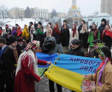 Ukrayna'nın en uzun bayrak 22 Ocak 2018 Khreshchatyk'a gün, birleşme, Ukrayna, Kiev, üzerinde dağıtılan. 