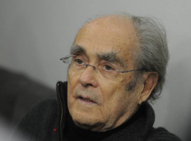 Bir basın toplantısı sırasında Kiev, 11 Aralık 2015 Fransız besteci, piyanist, aranjör, orkestra şefi ve şarkıcı Michel Legrand