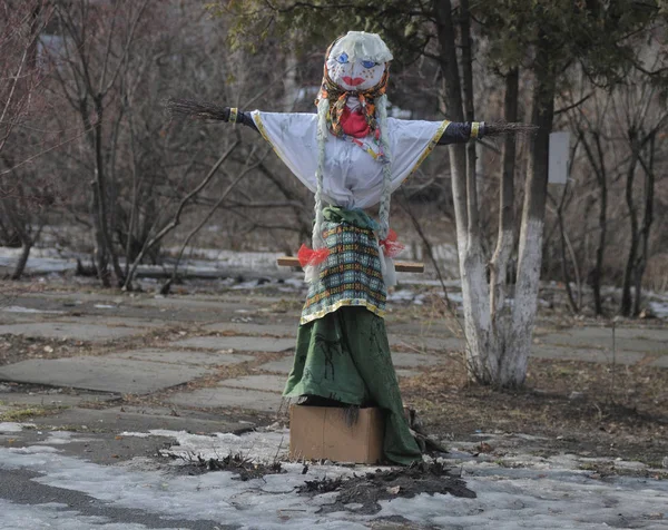 Maslenitsa, Kiev, kutlama 24 Şubat 2017 kışın Effigy