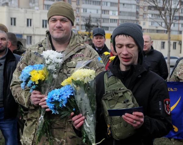 Gönüllü bir tutar aynı sağlar bir sertifika Kiev üzerinde 14 Mart 2019 vesilesiyle gün, Ukrayna gönüllü, kutlamalar sırasında savaşçıları var o Ato faydaları