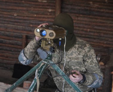 Divichki eğitim sahasında ki tatbikatlar sırasında Ukrayna Silahlı Kuvvetleri 59 motorlu piyade tugayı askerler (Kiev bölgesi), Mart 10, 2017